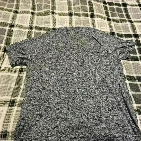 Under Armour XL tech tee with wicking, technology. - Picture 2 of 8
